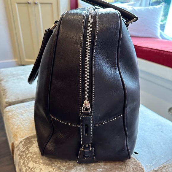 SOLD to a Luxury Lover in Victoria!! Prada Leather Doctor Travel Bag - Picture 3 of 10